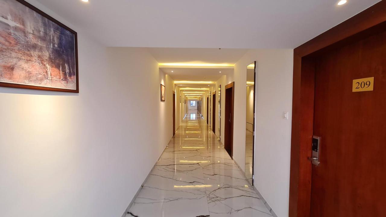 Bijāpur Galaxy Club & Hotel מראה חיצוני תמונה