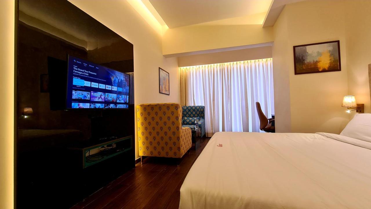 Bijāpur Galaxy Club & Hotel מראה חיצוני תמונה