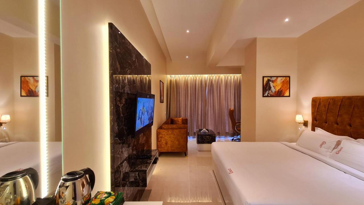 Bijāpur Galaxy Club & Hotel מראה חיצוני תמונה