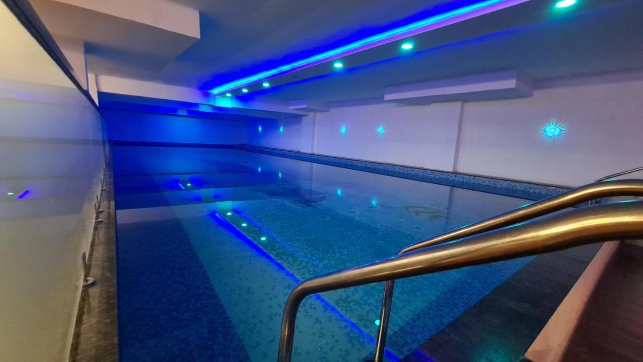 Bijāpur Galaxy Club & Hotel מראה חיצוני תמונה