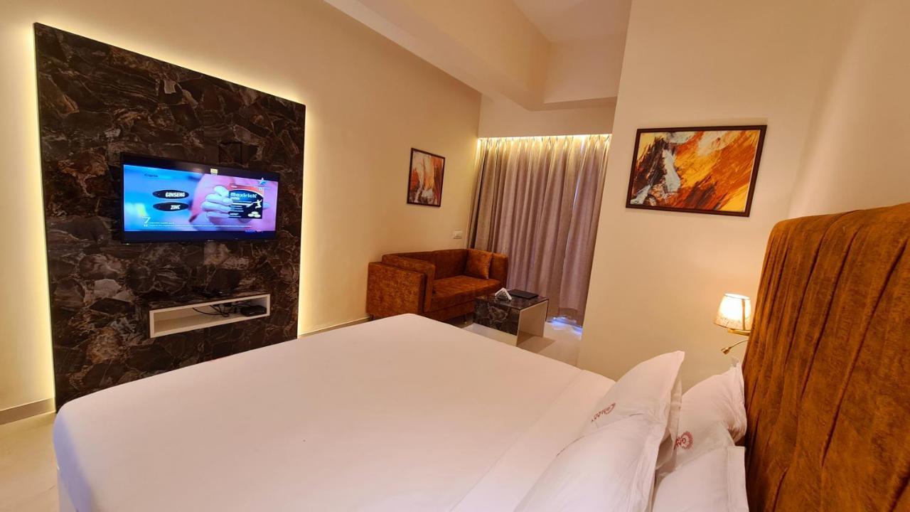 Bijāpur Galaxy Club & Hotel מראה חיצוני תמונה