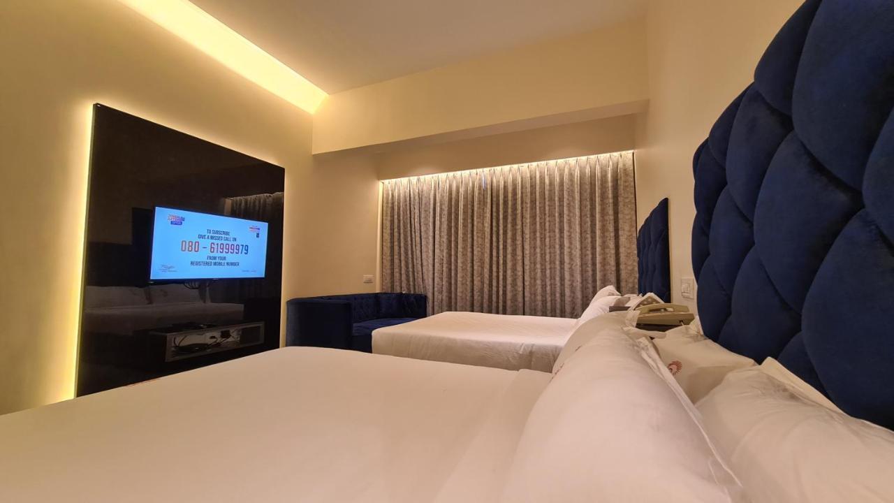 Bijāpur Galaxy Club & Hotel מראה חיצוני תמונה