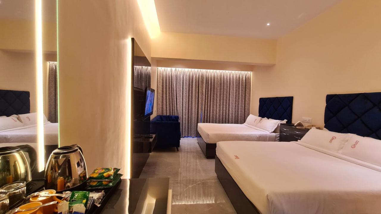 Bijāpur Galaxy Club & Hotel מראה חיצוני תמונה