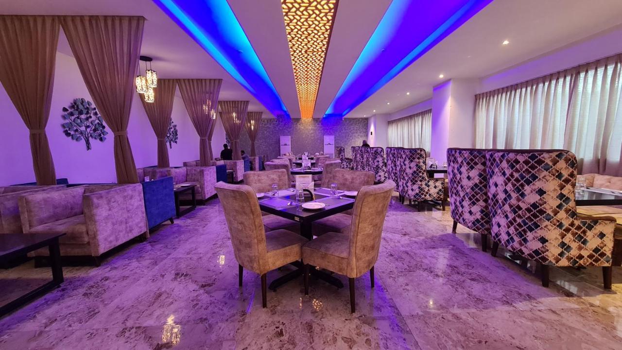 Bijāpur Galaxy Club & Hotel מראה חיצוני תמונה
