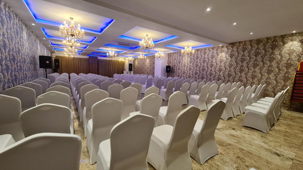 Bijāpur Galaxy Club & Hotel מראה חיצוני תמונה