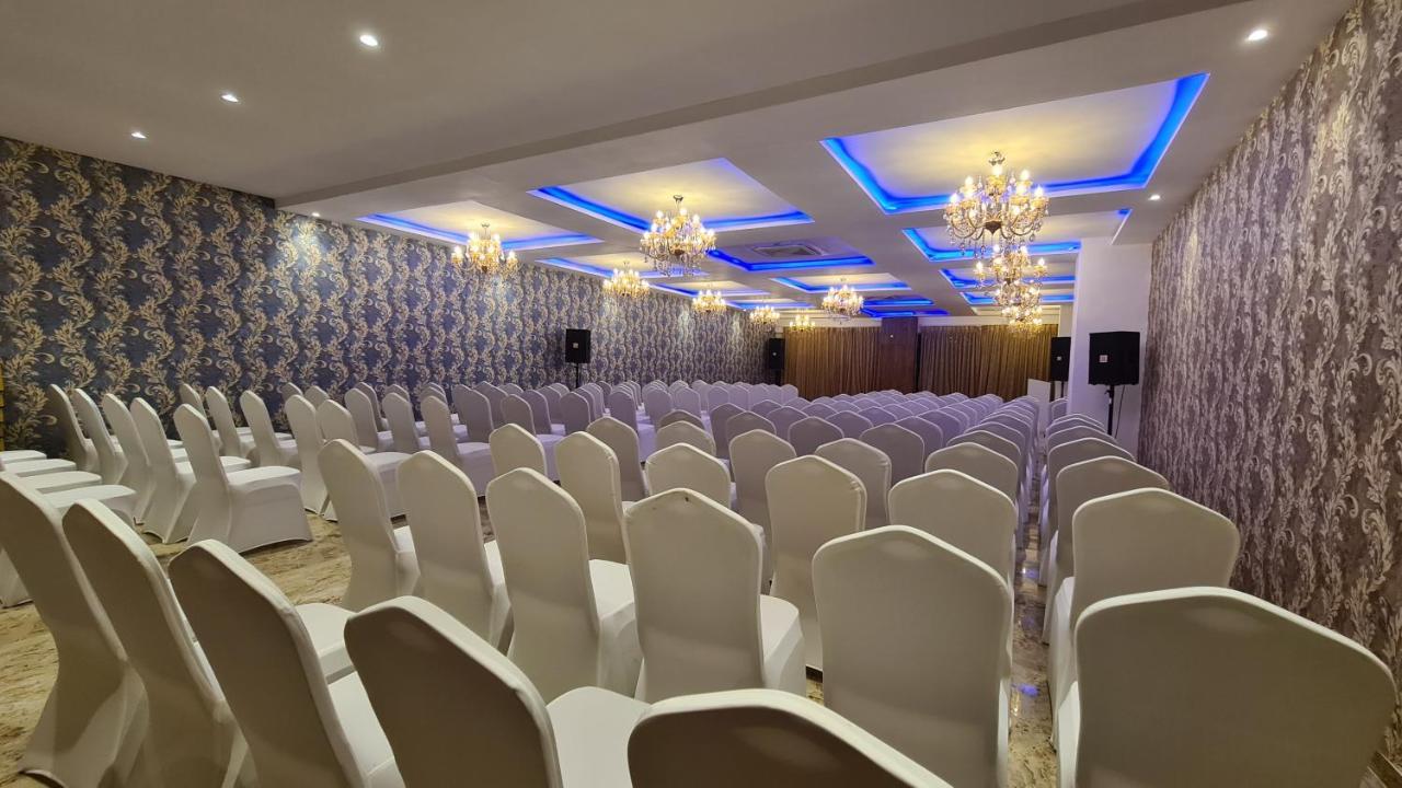 Bijāpur Galaxy Club & Hotel מראה חיצוני תמונה