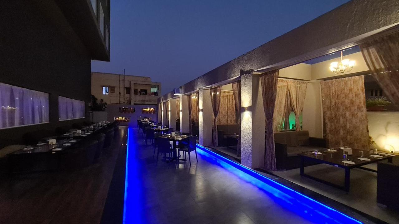 Bijāpur Galaxy Club & Hotel מראה חיצוני תמונה