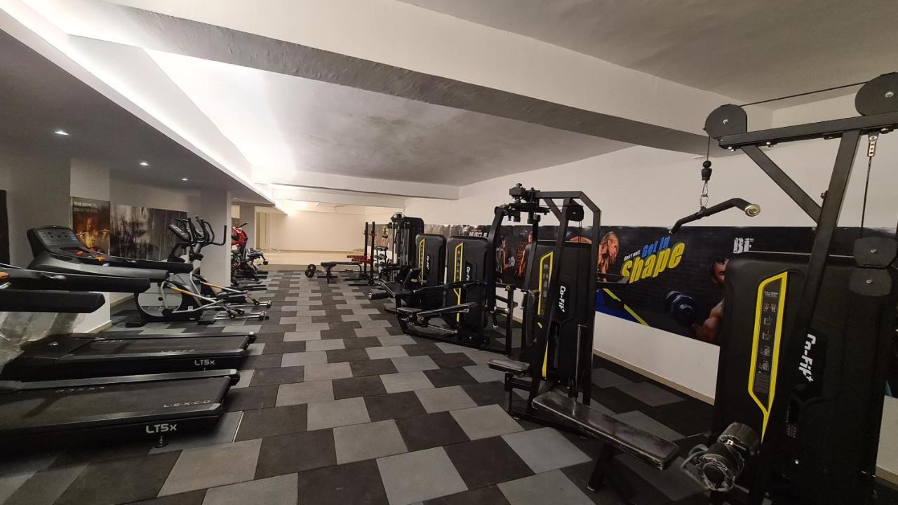 Bijāpur Galaxy Club & Hotel מראה חיצוני תמונה