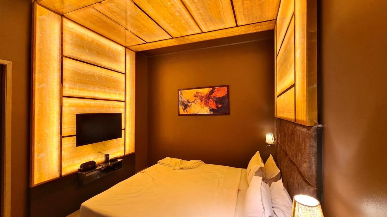 Bijāpur Galaxy Club & Hotel מראה חיצוני תמונה