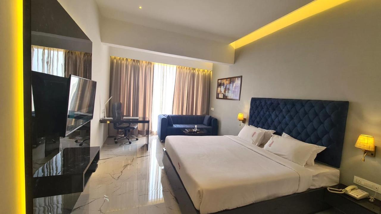 Bijāpur Galaxy Club & Hotel מראה חיצוני תמונה