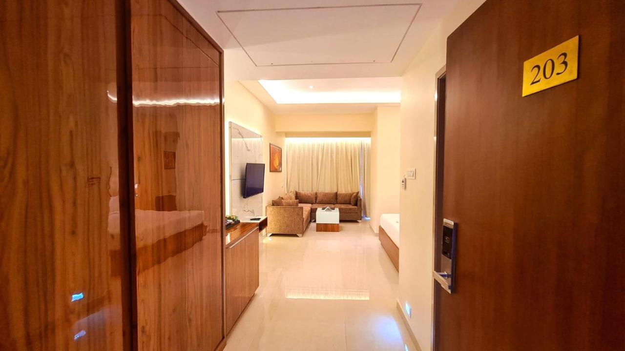 Bijāpur Galaxy Club & Hotel מראה חיצוני תמונה