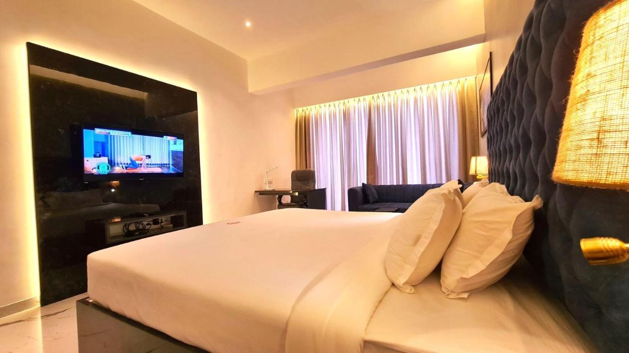 Bijāpur Galaxy Club & Hotel מראה חיצוני תמונה