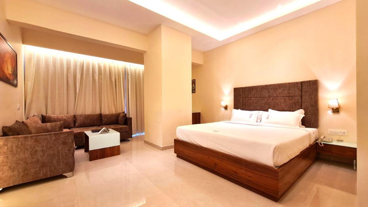 Bijāpur Galaxy Club & Hotel מראה חיצוני תמונה