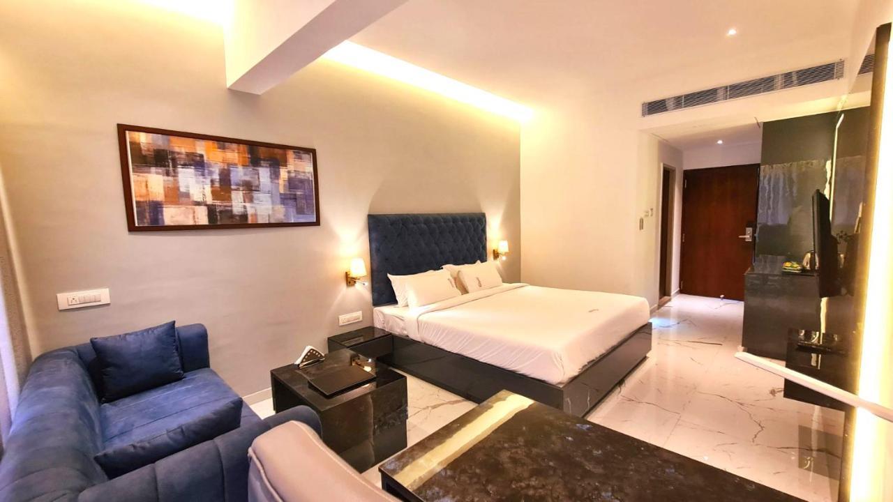 Bijāpur Galaxy Club & Hotel מראה חיצוני תמונה