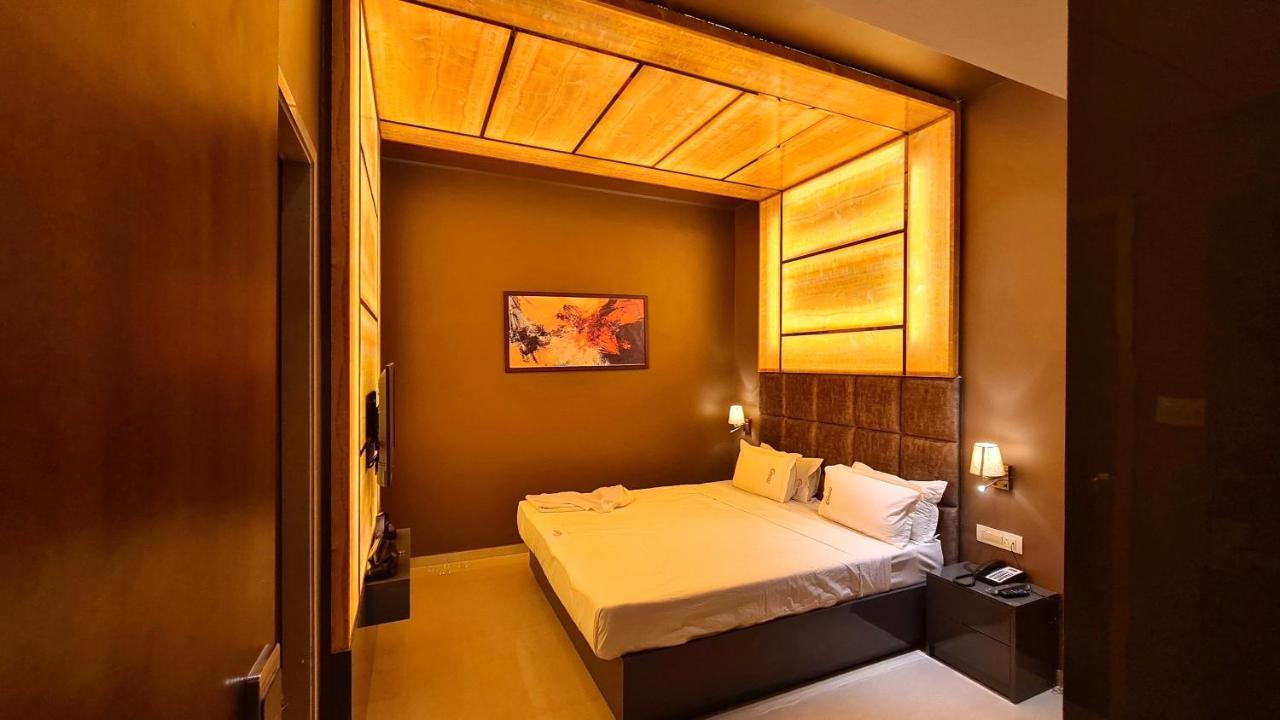 Bijāpur Galaxy Club & Hotel מראה חיצוני תמונה